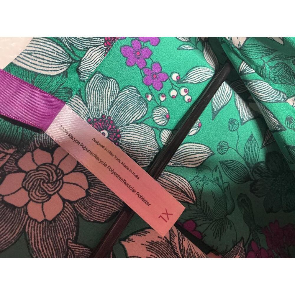 < Adore Me Verica Floral Green Satin Pajama Set > - Picture 4 of 9